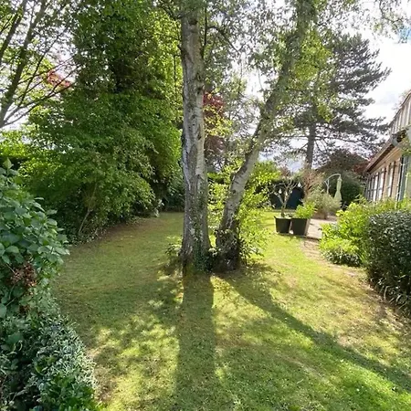 Grande Maison A Avec Jardin Santes