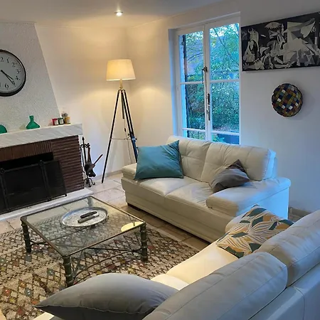 Grande Maison A Avec Jardin *